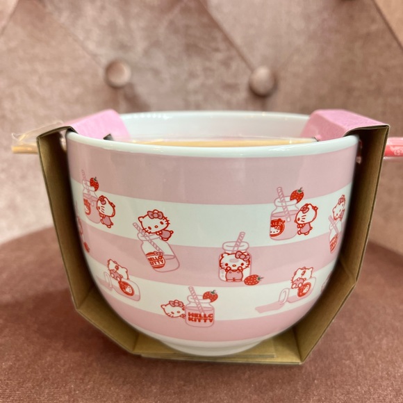 Hello Kitty Ceramic Bowl - Picture 4 of 5